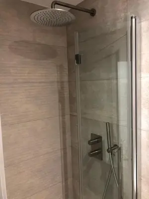 Salle de bains dans l'établissement Cocoon Paris La Defense