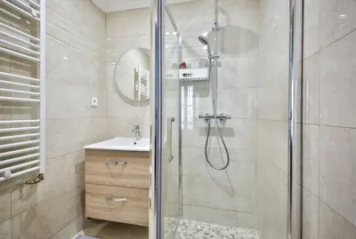 Salle de bains dans l'établissement Le Nid de Montmartre