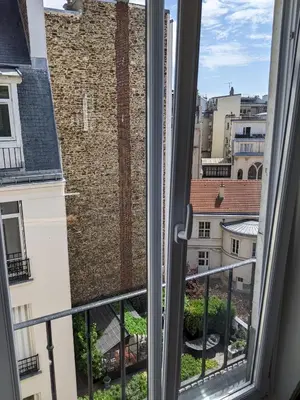 Balcon ou terrasse dans l'établissement Trocadéro- 2 pièces lumineux