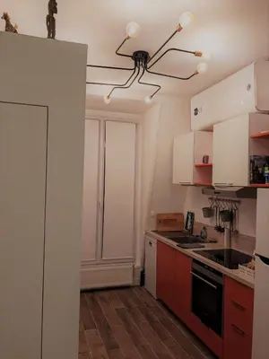 Cuisine ou kitchenette dans l'établissement Trocadéro- 2 pièces lumineux