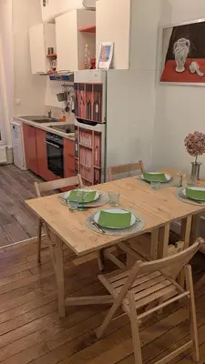 Cuisine ou kitchenette dans l'établissement Trocadéro- 2 pièces lumineux