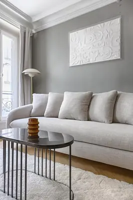 Coin salon dans l'établissement Unique Luxury Parisian flat 2BR/6P -Champs Elysées