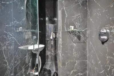 Salle de bains dans l'établissement New Triplex 6Pers#ETOILE#Porte Maillot#Porte Champerret