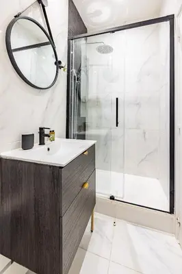 Salle de bains dans l'établissement Apart 1 Bedroom # Buttes Chaumont # Paris 19