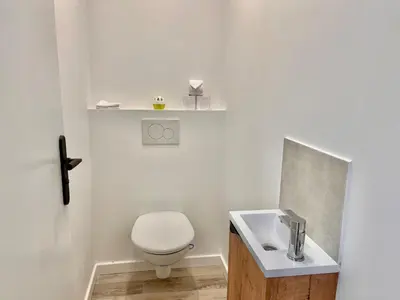 Salle de bains dans l'établissement Duplex Design 6P - accès jardin et parking gratuit