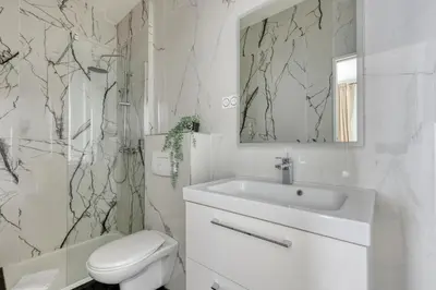 Salle de bains dans l'établissement New and quiet 1 Bdr Flat in the Heart of Paris 12