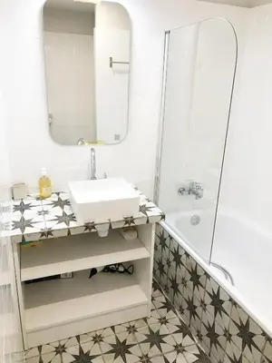 Salle de bains dans l'établissement So Paris Group - Fully Serviced Studio Apartment - Jardin des Plantes - Heart of Paris