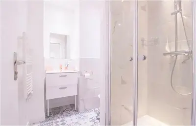 Salle de bains dans l'établissement Bel appartement idéalement situé - Tour Eiffel