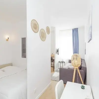 Nice 23 M Bright And Renovated Courtyard Side