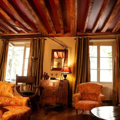 Le Marais Chic AC