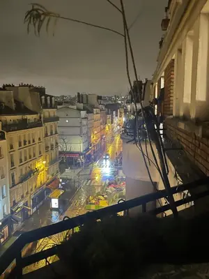 Vue générale sur Paris ou vue de la ville depuis l'appartement