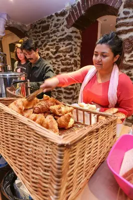Nourriture dans l'auberge de jeunesse ou à proximité