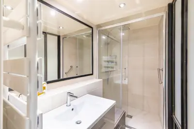Salle de bains dans l'établissement GuestReady - Estúdio Exuberante em Les Marais