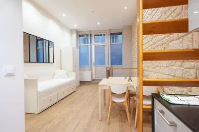 Cuisine ou kitchenette dans l'établissement Loft 2 BR Marais, Notre Dame AC by LCC Agency