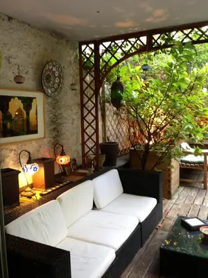 Coin salon dans l'établissement Paris Central Design Jardin & Terrasse privé