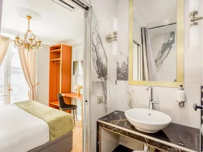 Salle de bains dans l'établissement Merveil - Luxury Suite - Louvre - Aboukir VII