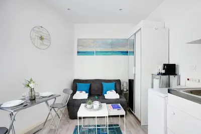 Cuisine ou kitchenette dans l'établissement Comfortable studio - 2P - Grenelle