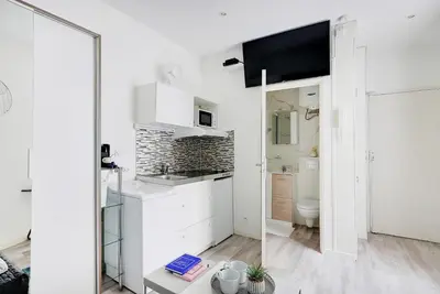 Cuisine ou kitchenette dans l'établissement Comfortable studio - 2P - Grenelle