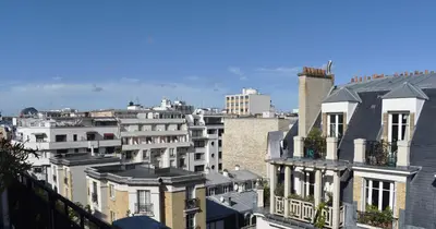 Vue générale sur Paris ou vue de la ville depuis l'appartement