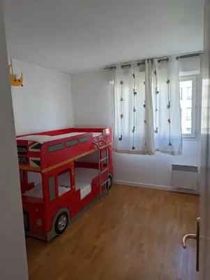 Un ou plusieurs lits dans un hébergement de l'établissement Appartement lumineux Seine, île St-Germain, proche Porte de Versailles et la Défense