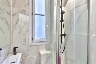 Salle de bains dans l'établissement Studio Quinault - Welkeys