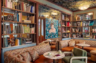 Coin salon dans l'établissement La Fantaisie