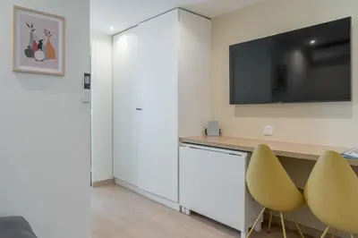 Cuisine ou kitchenette dans l'établissement Lavie Maison Parisian Aircon Gem
