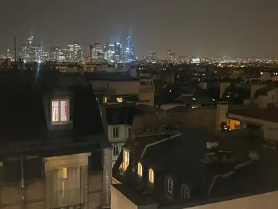 Vue générale sur Paris ou vue de la ville depuis l'appartement