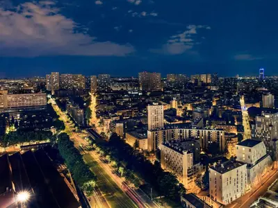 Vue générale sur Paris ou vue de la ville depuis l'hôtel