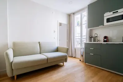 Cuisine ou kitchenette dans l'établissement Stunning 1 Bedroom Apartment in Paris