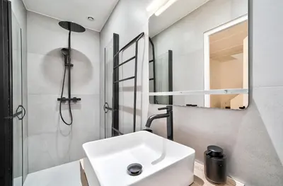 Salle de bains dans l'établissement Splendide appartement pour 6 proche Montmartre