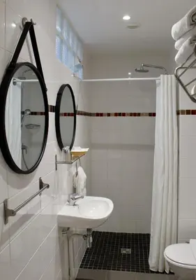 Salle de bains dans l'établissement Hotel des Pyrénées