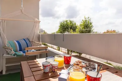 Balcon ou terrasse dans l'établissement Super appartement avec vue sur la Tour Eiffel