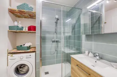 Salle de bains dans l'établissement Super appartement avec vue sur la Tour Eiffel