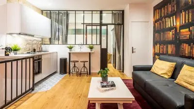 Cuisine ou kitchenette dans l'établissement 153 - Urban Pretty Flat in Center of Paris