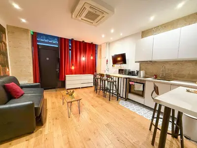 Cuisine ou kitchenette dans l'établissement 153 - Urban Pretty Flat in Center of Paris