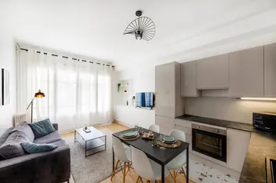 Cuisine ou kitchenette dans l'établissement Le Cygne des Champs-Elysées - Mobility lease