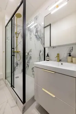 Salle de bains dans l'établissement Le Cygne des Champs-Elysées - Mobility lease