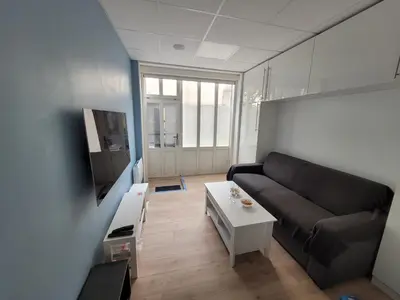 Télévision ou salle de divertissement dans l'établissement Studio bien équipé au calme à Montmartre
