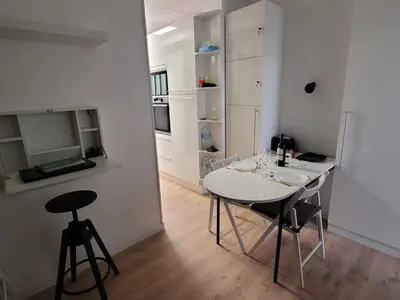 Cuisine ou kitchenette dans l'établissement Studio bien équipé au calme à Montmartre