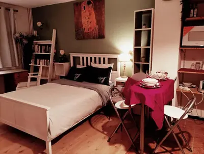 Un ou plusieurs lits dans un hébergement de l'établissement Bright & Calm Grand Studio -La Villette Paris- Near Metro