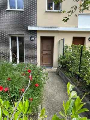 Jardin de l'établissement Maison agréable et spacieuse aux portes de Paris et du métro