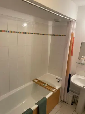 Salle de bains dans l'établissement Maison agréable et spacieuse aux portes de Paris et du métro