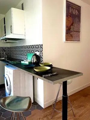 Cuisine ou kitchenette dans l'établissement Appartement en résidence calme / Puteaux - La Défense