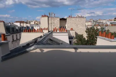 Vue générale sur Paris ou vue de la ville depuis l'appartement