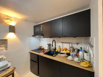 Cuisine ou kitchenette dans l'établissement Appartement Design Quartier Montmartre-Sacre-Cœur! Paris XVIIIe