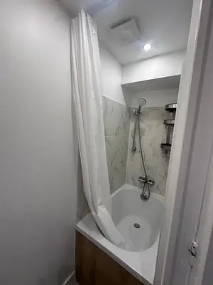 Salle de bains dans l'établissement Home Jardin du Luxembourg à Paris