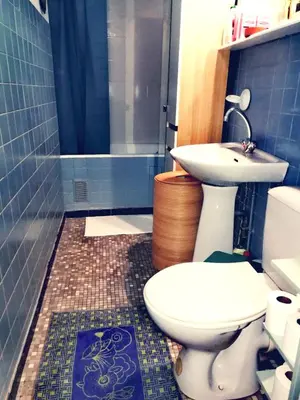 Salle de bains dans l'établissement Studio accueillant au cœur de Paris - 30 m² - Tout inclus.