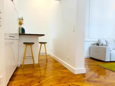 Coin salon dans l'établissement Spacious 2 bedroom apartment Champs Elysees and Golden Triangle