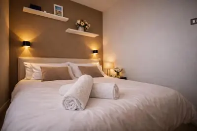 Un ou plusieurs lits dans un hébergement de l'établissement Luxury Flat - Eiffel Tower View & Terrace - Air Conditioning